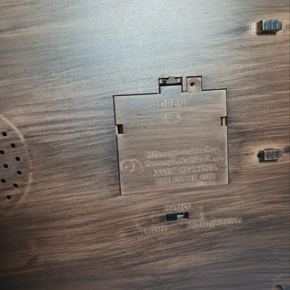 Gemmy Halloween Fiber Optic BEWARE Sign Lights & Sounds Skull Working 2004 - Picture 6 of 10